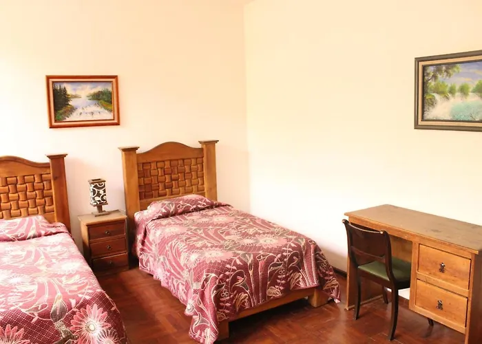La Encantada Hostal *